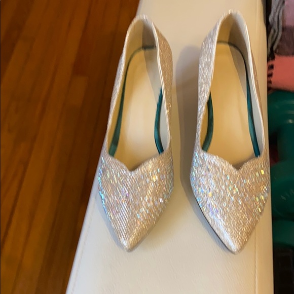 Awesome shoes golden sparkle - Picture 1 of 3